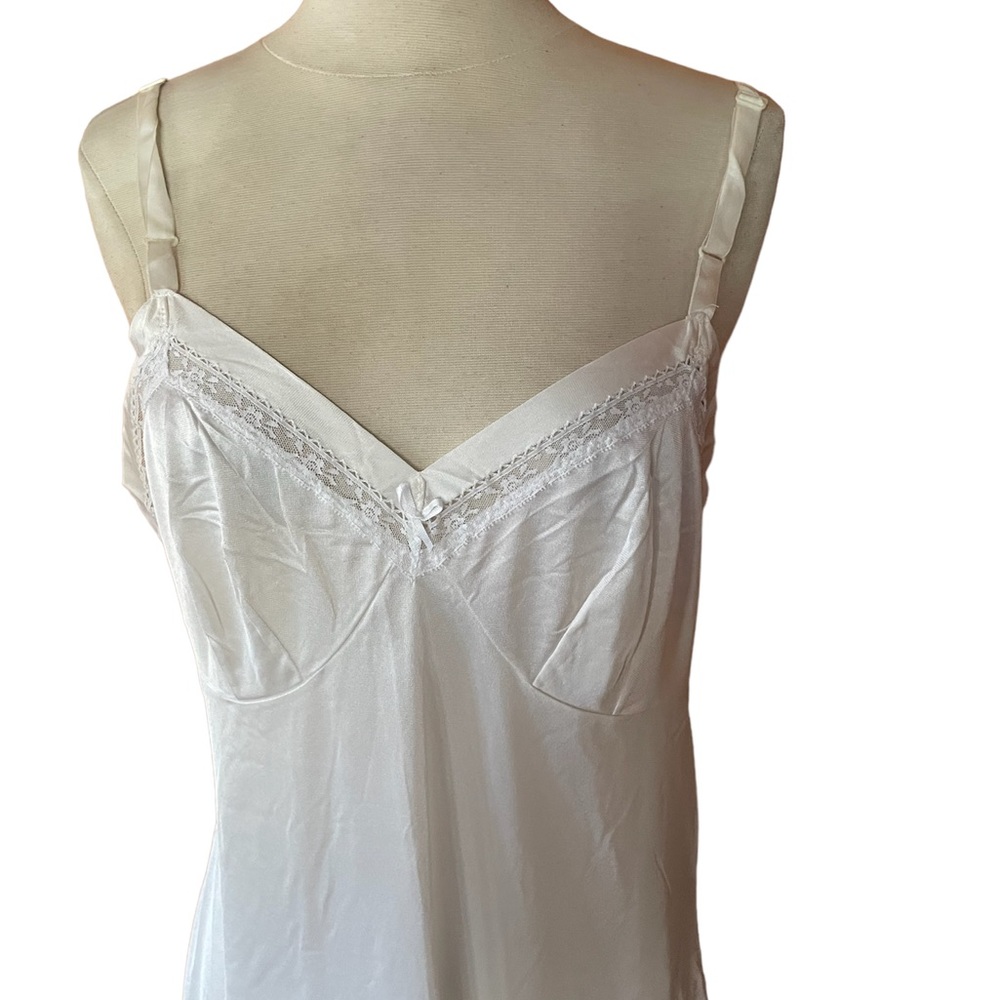 Vintage Lorraine‎ Nylon Camisole - Picture 2 of 5